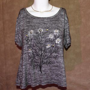 Soft & Sexy Daisy Tee